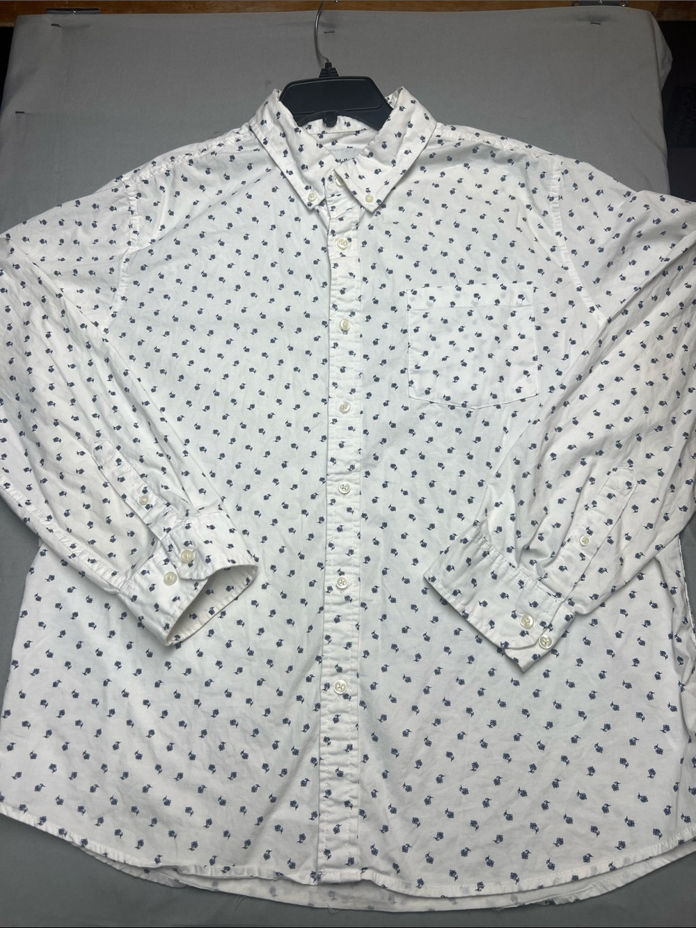 Goodfellow & Co Mens XL White Blue Floral Print Button Down Shirt Long Sleeve